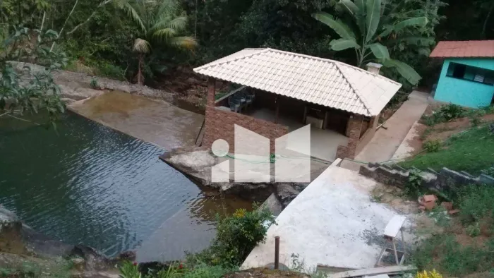 Chácara com 3 dormitórios à venda, 105600 m² por R$ 2.200.000 - Iguape - Guarapari/ES