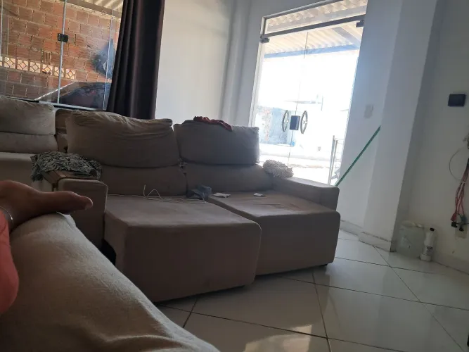 Vende-se sofá de 3 lugares R$ 300,00