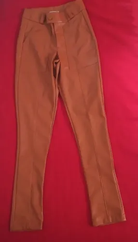 Calça skinny feminina, courino (couro fake)