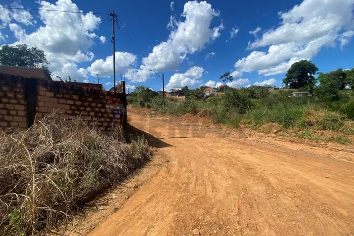 A Conquista do Seu Próprio Lar: Imóvel no Setor 07 com Amplo Terreno