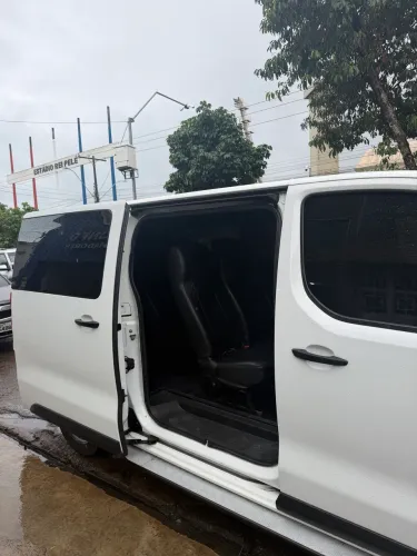 Peugeot Expert Cargo 1.5 Turbo Diesel 2023