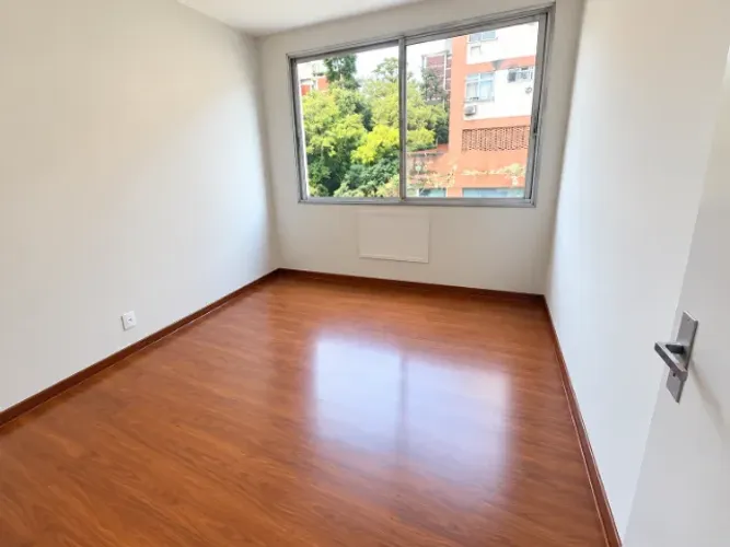 Apartamento em Icaraí - 2 quartos dependências, garagem 85 m² Icaraí - Niterói/RJ