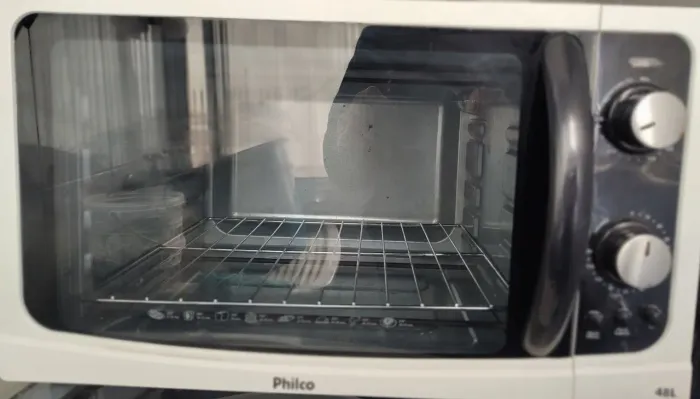 Forno Philco 48 litros, semi novo.