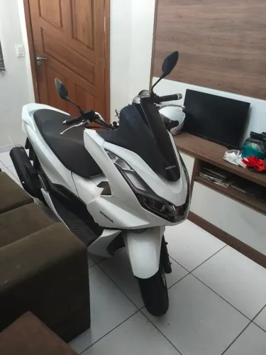 Honda PCX 160 2024/24, impecável, com start/stop,freios a discos ABS em ótimo Estado!     