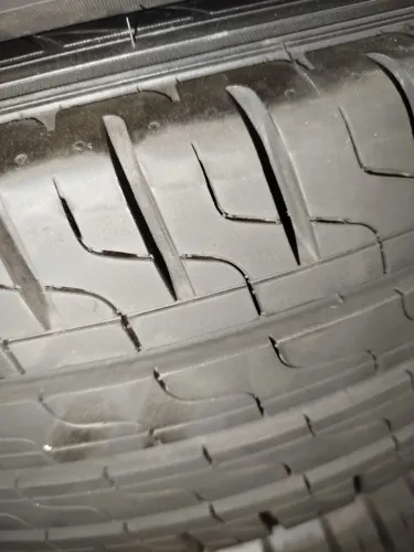 Jogo de Pneus 215 65 R16C Pirelli Carrier