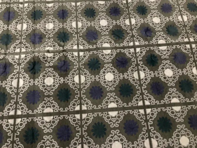 Tapete importado 2,30x3,20 metros, marca Saphir Callo, cinza escuro