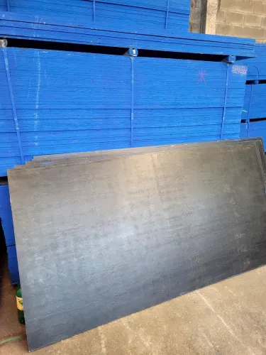 Maderite Plastificado 2,20x1,10 preto