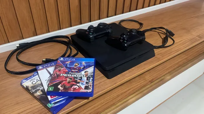 Vendo ps4 slim pouco uso