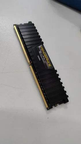 Memória Ram Corsair Vengeance Lpx De 4gb Ddr4 2400mhz