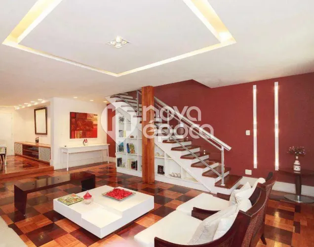 Gávea | Casa 5 quartos, sendo 4 suites