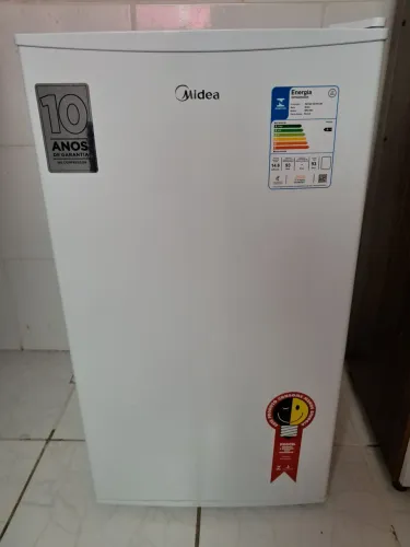 Frigobar 93L Midea 