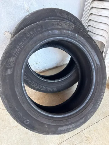 2 Pneus Michelin 215/60 R17