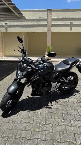 Cb Twister 300f 2025 com 1900km rodados