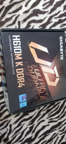 Placa-mãe Gigabyte H610M K DDR4 LGA1700 rev2- Apenas1 mês de uso!