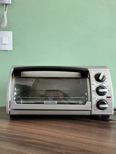 Forno Elétrico de Bancada George Foreman 12L TO480 Pequeno - Preto/Prata | R$ 50