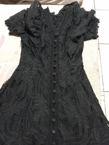 Vendo vestido preto rendado