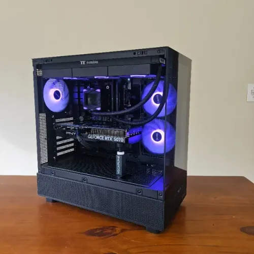 PC GAMER RTX 5070 | 7 9800X3D | 32GB RAM