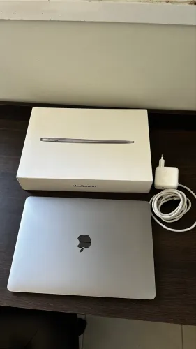 MacBook Air M1 13 pol 8/256gb sem detalhes!