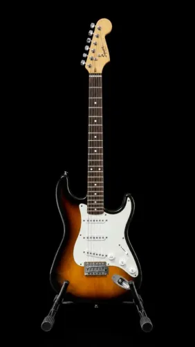 Guitarra Fender Squier Bulet Strato (NoVa) (Fender,Squier,PRS,Gibson,Ibanez,Tagima,Cort)