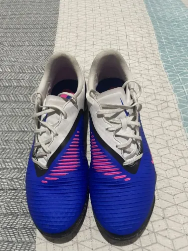 Chuteira Society Nike Phantom 6 Academy