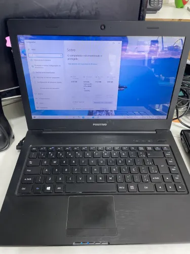 Notebook Positivo celeron 4GB / 594GB