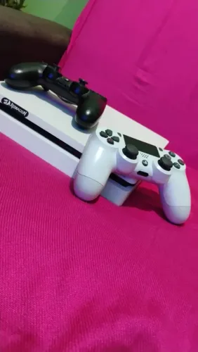 PS4 slim Branco