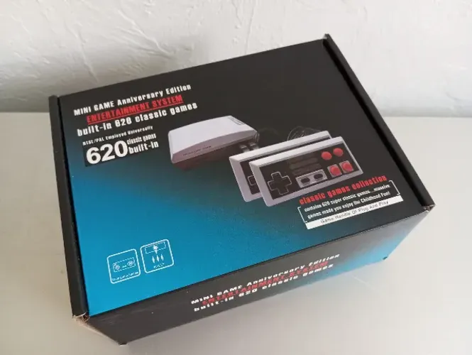 Video game retro com 2 controles e 620 Jogos 