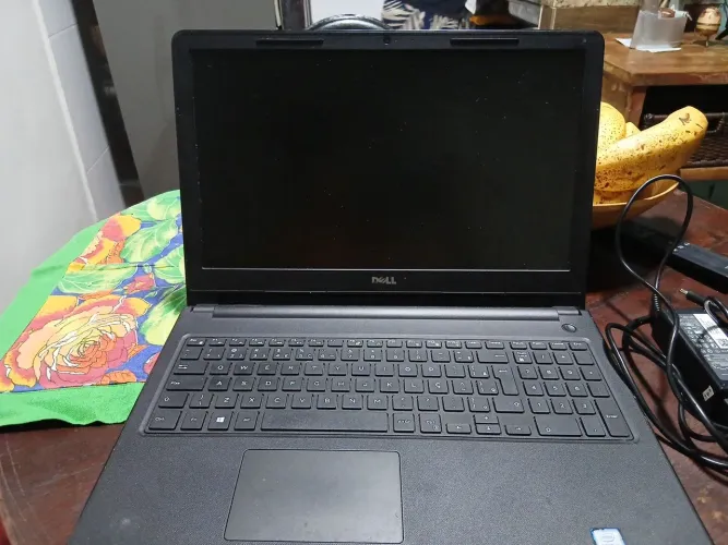 Dell Inspiron 3000 tela quebrada mas notebook funcionando sem problema