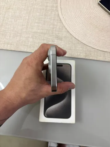 iPhone 15 pro prata