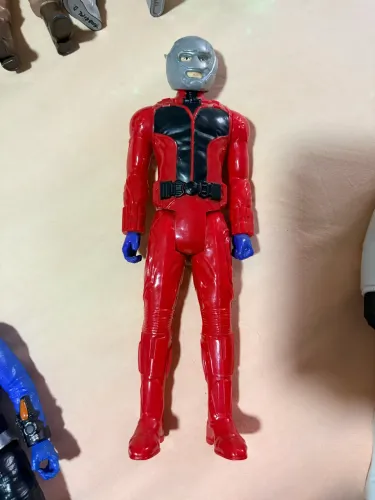 Boneco Homem Formiga Marvel Avengers 