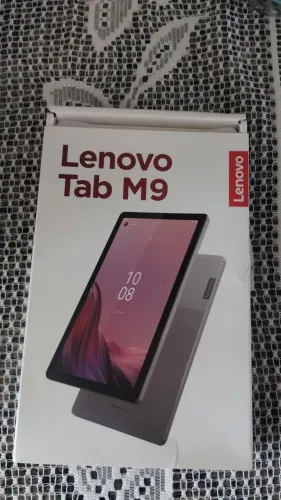 Tablet Lenovo M9 