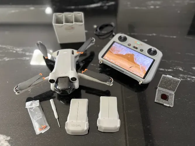 Drone DJI Mini 3 Pro Combo + Tela + Case Rígida + Filtro K&F + 2 Baterias