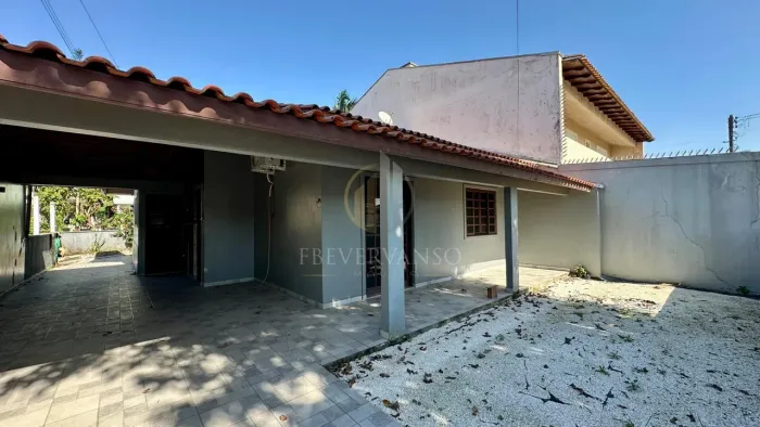 Casa em Bairro Cohapar - Guaratuba, PR