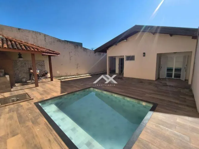 Casa com 3 dormitórios à venda, 250 m² por R$ 900.000 - Jardim América - Bauru/SP