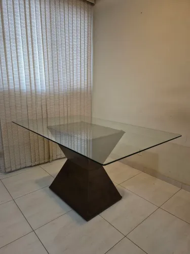 Mesa de Jantar 6 Lugares 1,60 x 1,00 - Tampo de Vidro 10 mm - Base Central