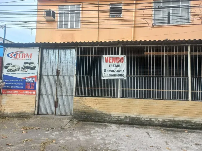 Alugam-se duas amplas lojas.