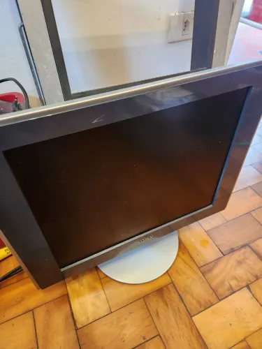 monitor sony modelo sdm-hs73, usado em bom estado