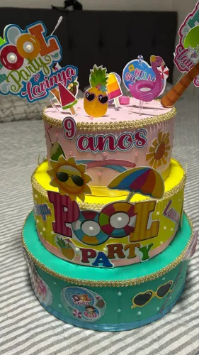 Bolo de EVA Pool Party