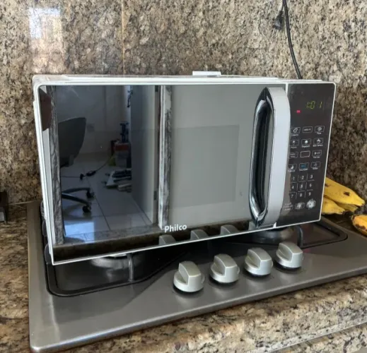 Microondas Philco 20L Espelhado - Seminovo