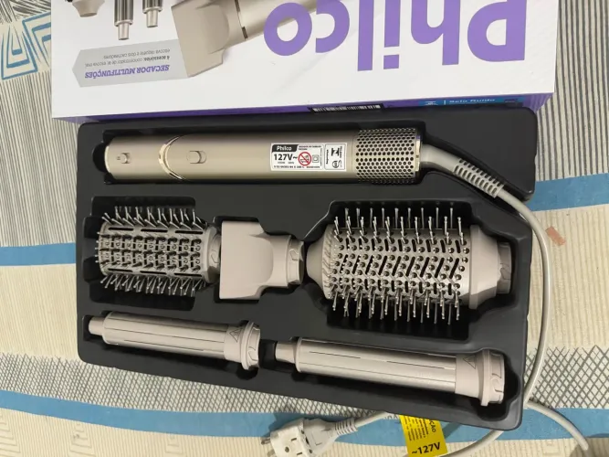 Escova secadora 5 em 1 nunca usada