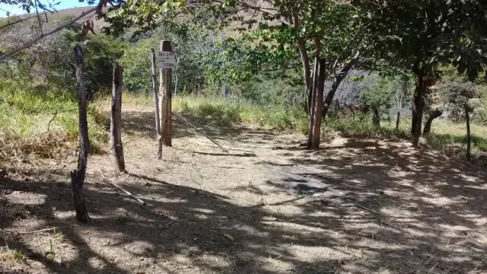 VENDO CHACARA PRÓXIMO À AGUAS LINDAS