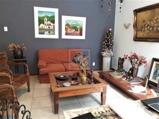 Fonte Saudade - 1 por andar - Tipo casa - Pátio externo! - Sala enorme 2 ambientes - 3 Qua