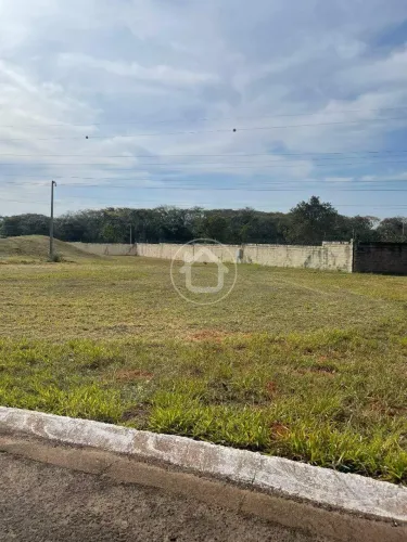 TERRENO BEM LOCALIZADO