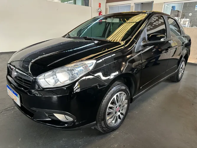 Fiat Grand Siena Attrac. 1.4 EVO F.flex 8V 2013