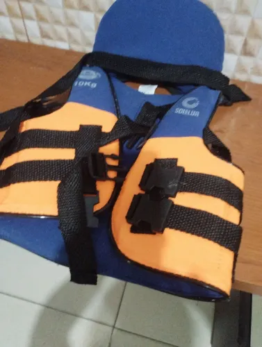 Colete de criança salva vida.