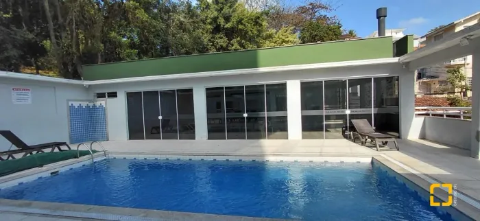 Apartamento com 3 quartos na Agronômica e vaga de garagem livre