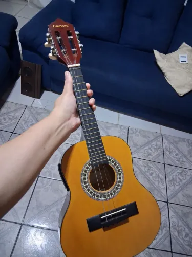Cavaquinho seminovo