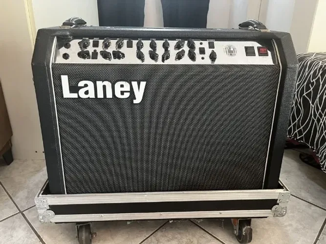 Amplificador Laney Valvulado 2x12+footswitch+case - Raridade
