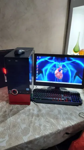 Pc Core i3 com SSD 480gb, 8gb memória, monitor 19 polegadas. Parcelo cartão sem juros