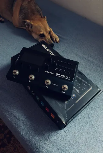 Pedaleira de guitarra valeton gp200lt
